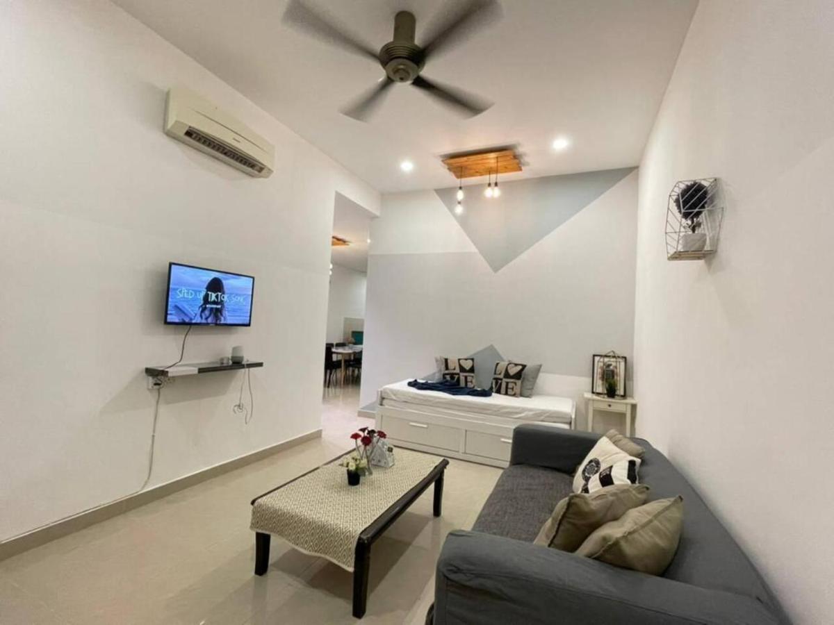 Cozy 119 * Teluk Intan